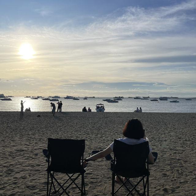 🌴 Pattaya Beach – A Bit of Miami in Thailand 🌊
