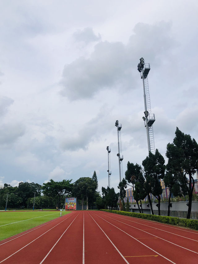 端午節一邊跑步🏃一邊看龍舟不錯的 端午節一邊跑步🏃一邊看龍舟不錯的