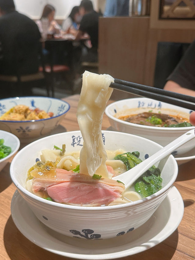 台灣過江龍麵店