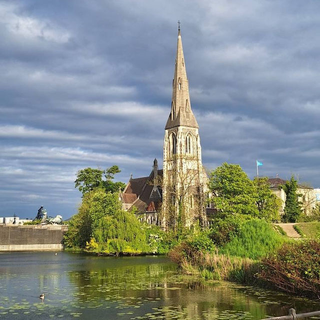 Kastellet: A Scenic Stroll Through Copenhagen’s Historic Fortress 