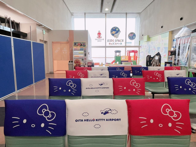 🎀HELLO KITTY AIRPORT 💖 🐱凱蒂貓空港可愛太空船✈️ 