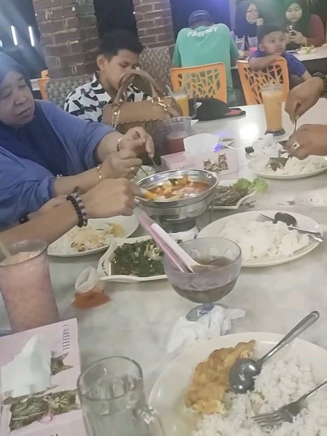 Itinerary: Restaurant Nikmat Tomyam Seafood - Tomyam Tasty in Alor Gajah Melaka, Malaysia
