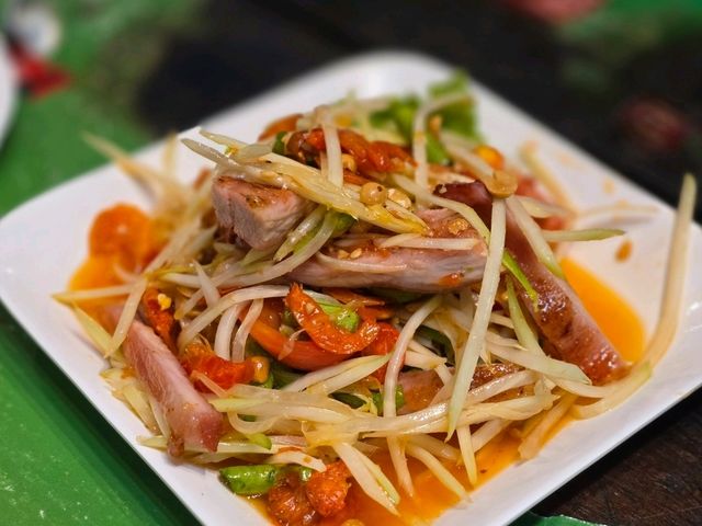 Laab Ubon Kontrakran – Bangkok’s Spicy Hidden Spot Loved by Locals! 