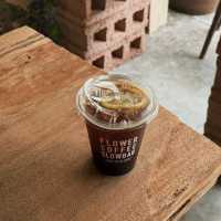  คาเฟ่ลับที่คอกาแฟห้ามพลาด!Flower Coffee Slow Bar