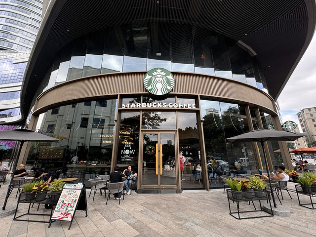 A Brew Above: Exploring Guangzhou’s Luxe Starbucks Reserve at Star Plaza
