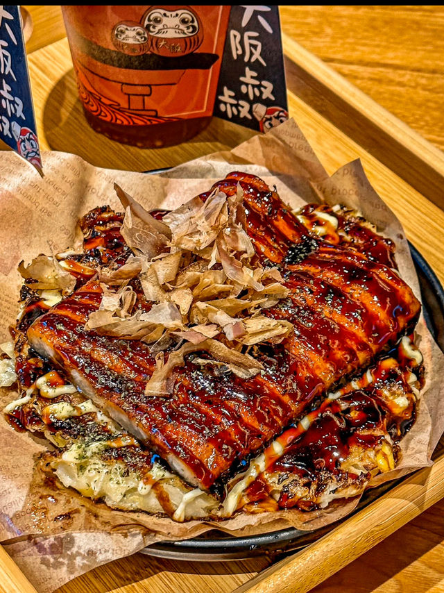 Crab Stick or Eel? This Japanese Street Food Spot in Guangzhou Has Next-Level Okonomiyaki!