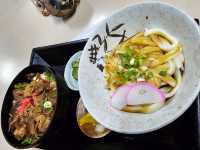 伊勢站前老店〔若草堂〕，來碗的伊勢名物烏龍麵🍜