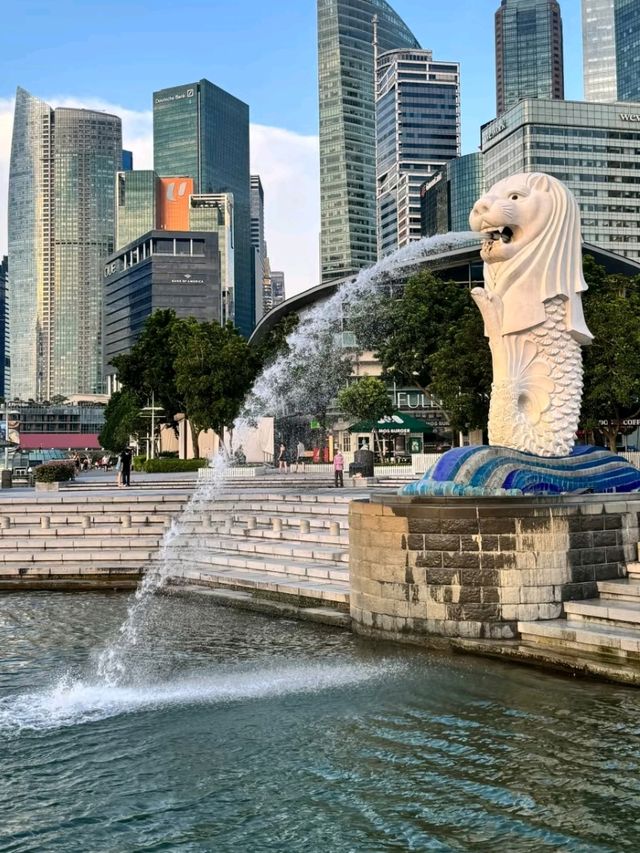 🦁✨ Roar with the Icon! – Merlion Park Singapore 