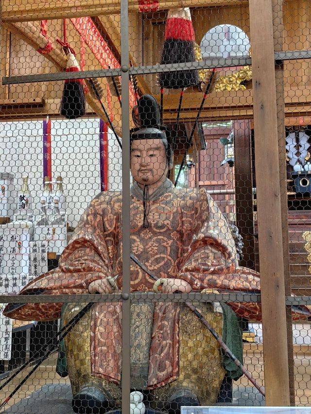 去京都摸下發達牛