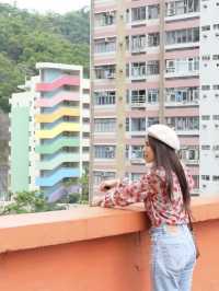 ถ่ายคู่ตึกสวยบันไดสีรุ้งที่โรงเรียนประถม ฮ่องกง
