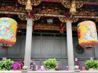 Tranquil Vibes at Taipei’s Timeless Longshan Temple