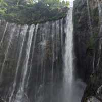 泗水双火山加瀑布