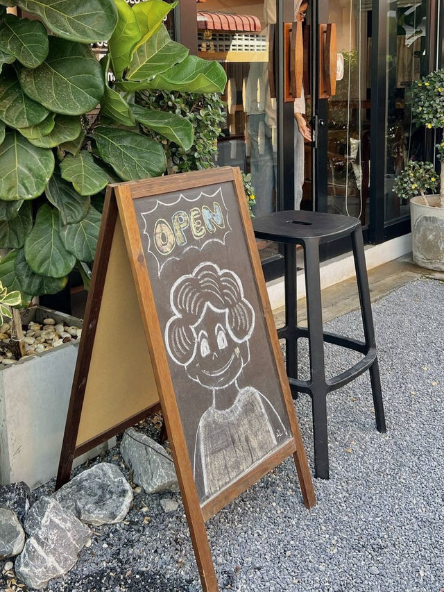 คาเฟ่ไม้สุดอบอุ่น นครศรี🏡☕️