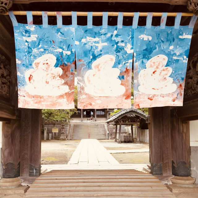 🌊 Solo Escape: Enoshima Day Trip – Beyond the Tourist Trail