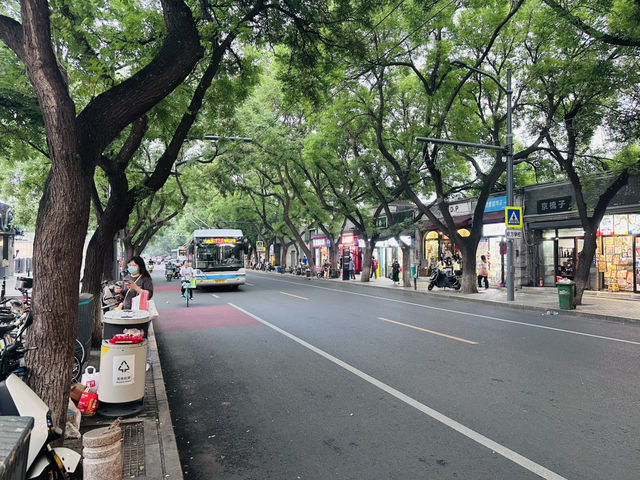 Nanluoguxiang – เสน่ห์ของถนนคนเดินในวันฝนโปรย