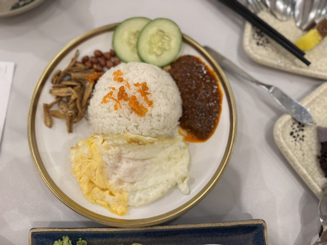 🍛 Charming Nyonya Breakfast at Li Er Cafe 莉儿 – A True Local Gem