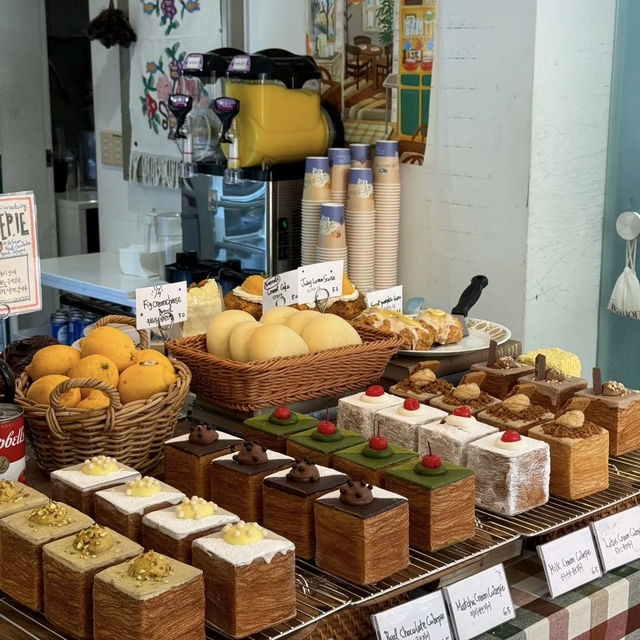 Delicate Layers & Pastel Dreams – My Visit to Café Margaret, Seoul