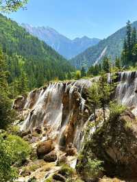 🌿✨ Discover the Enchanting Beauty of Jiuzhaigou Valley ✨🌿