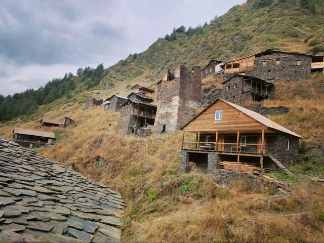 Peace & Stone Towers in Dartlo’s Neighbor, Doche