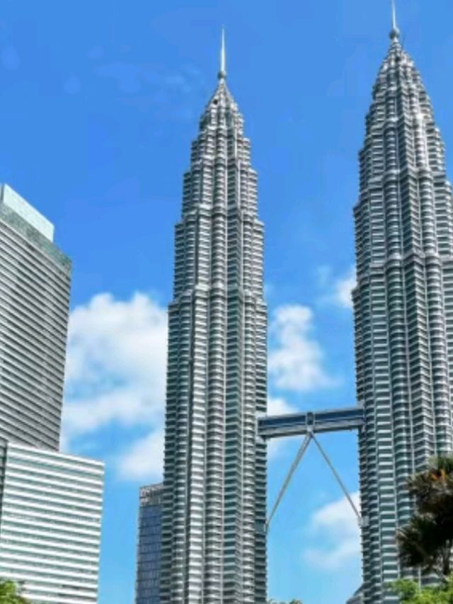 Kuala Lumpur – Where Cultures Meet and Skyscrapers Shine