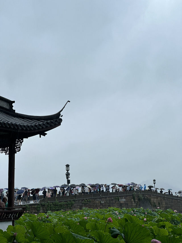 West Lake: Hangzhou: Where Poets, Emperors & Mist Crowned Hills Paint Paradise
