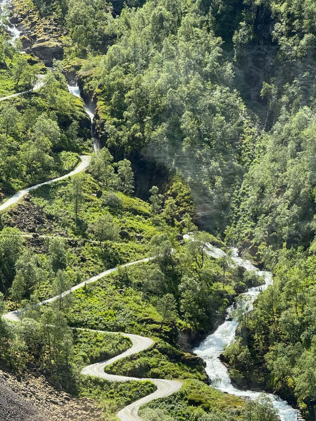 🇳🇴 Norway in a Nutshell: The Most Breathtaking Day Trip in Northern Europe! 🚢🚞
