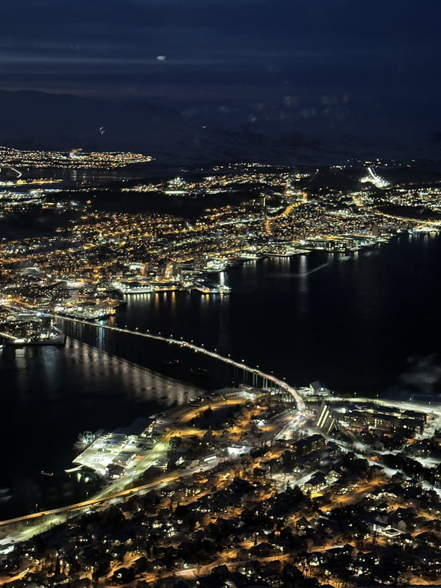 🌌 北緯69度的午夜藍｜Tromsø 夜景觀景台推薦