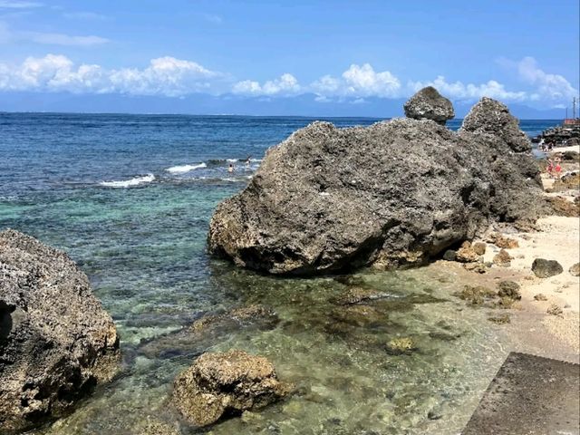 🌊 小琉球地標打卡｜花瓶岩 Vase Rock，一秒認出的奇岩守門員！