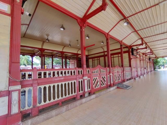 ย้อนวันวาน: สถานีรถไฟหัวหินเก่าชมพลับพลาที่ประทับ 