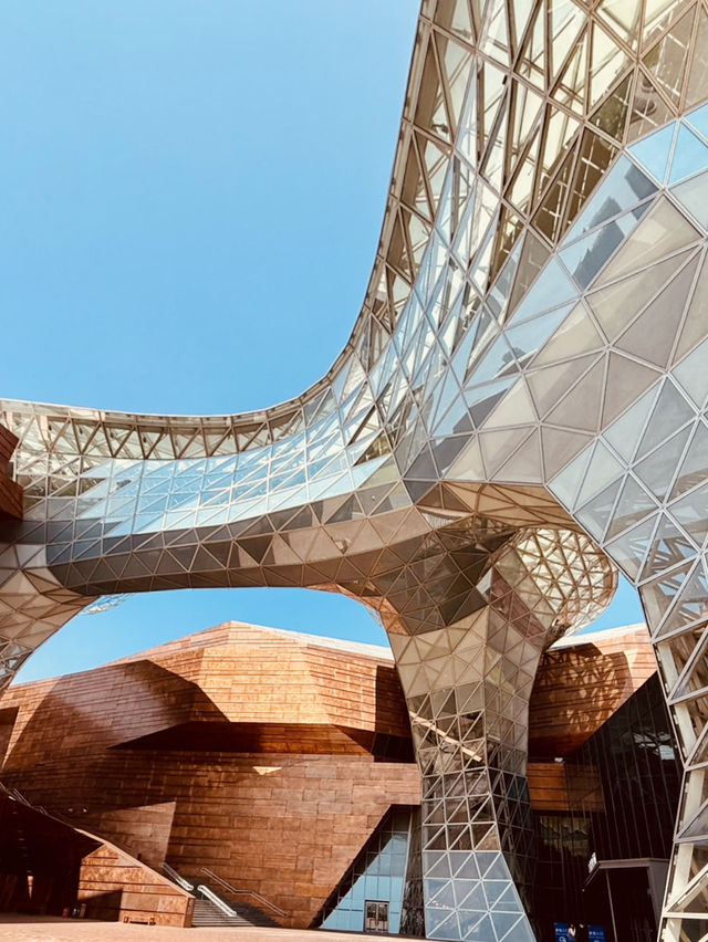 An Interactive Journey Through Expo History in a Futuristic Setting 