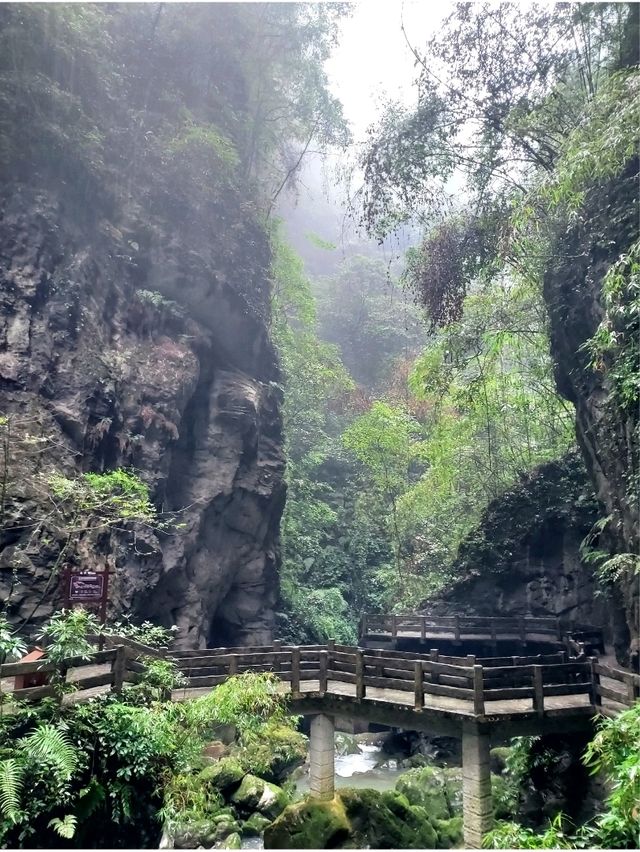 แชร์งบเที่ยว : อุทยานหลุมฟ้า-สะพานสวรรค์