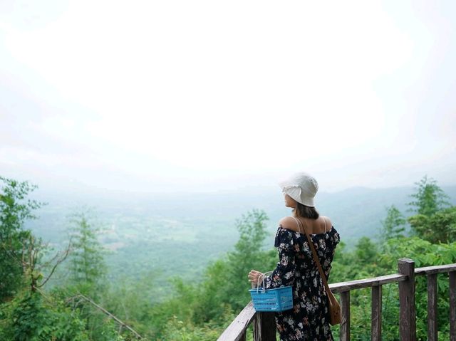 ผาเก็บตะวัน อุทยานแห่งชาติทับลาน ผาเก็บตะวัน อุทยานแห่งชาติทับลาน