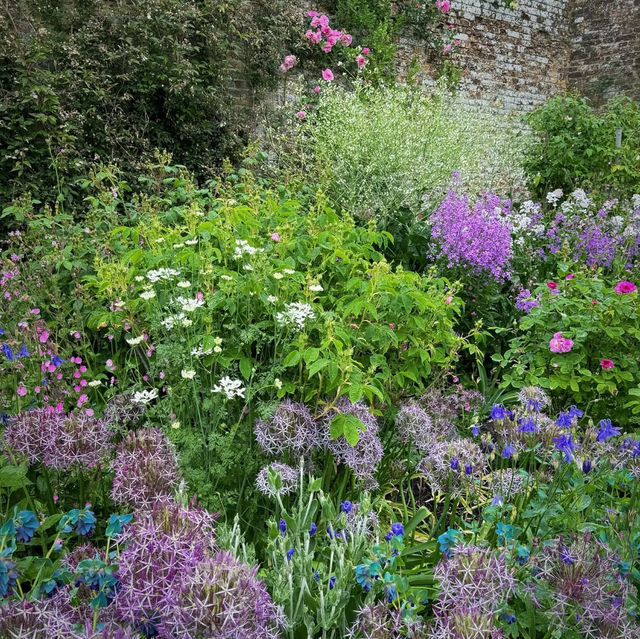 Sissinghurst Castle Garden – A Poetic English Masterpiece Sissinghurst Castle Garden – A Poetic English Masterpiece
