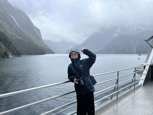 紐西蘭旅遊景點—世界盡頭的奇蹟 — 米佛峽灣 Milford Sound 🌊⛰️🌧️