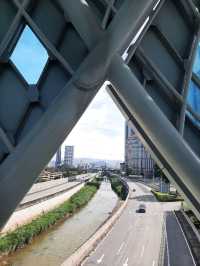จุดถ่ายภาพสะพานสวยแปลกตา Saloma Link Bridge