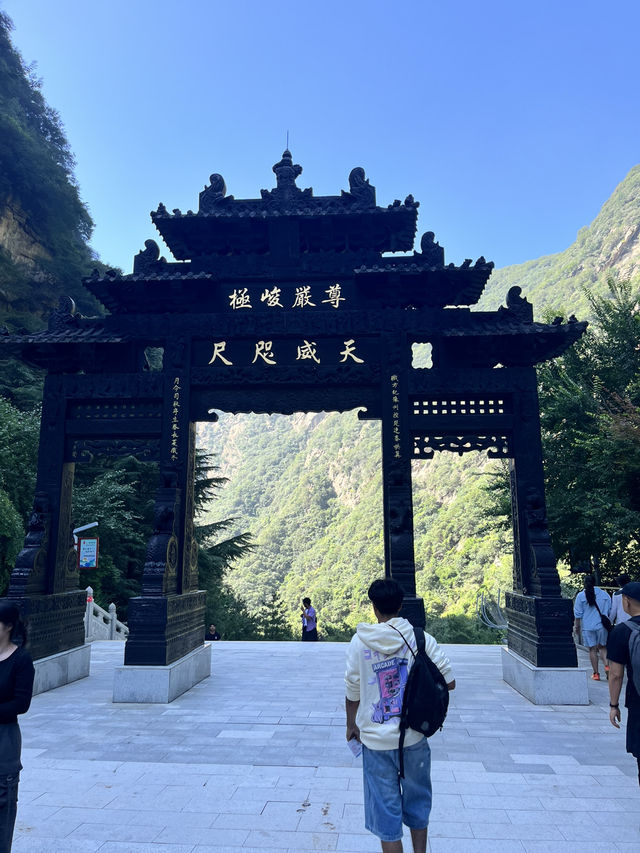 ⛰ How to Conquer Huashan (华山) — Choosing Your Route