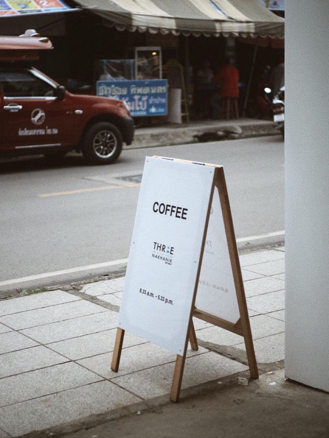 THREE NAKHANIK คาเฟ่ใจกลางเมืองเชียงใหม่