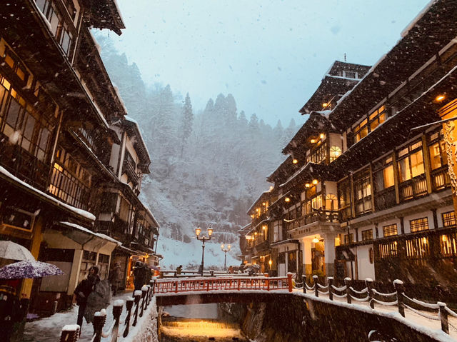 日本玩-「銀山溫泉」一個凝結在日本大正時代及宮崎駿童話裡的雪白世界，此生必訪！