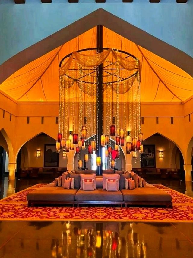 🌴 Muscat Escape: Luxury Stay & Qurum Delights ✨