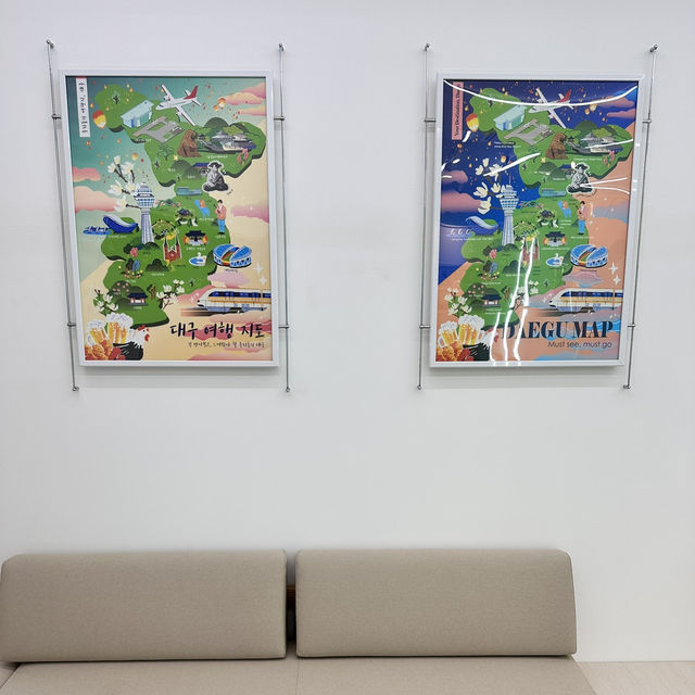韓國大邱|中央路東城路觀光案內所-旅人專屬休憩空間、免費行李寄放、旅遊諮詢、茶水與充電供應。 韓國大邱|中央路東城路觀光案內所-旅人專屬休憩空間、免費行李寄放、旅遊諮詢、茶水與充電供應。