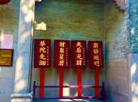 Tin Hau Temple, Aberdeen – A Tranquil Heritage Beside the Sea