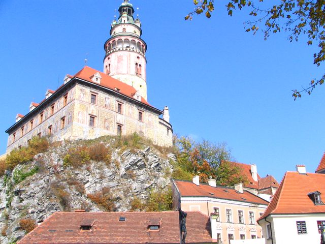 Enchanting Renaissance Charms in Cesky Krumlov 🏰🌸✨  