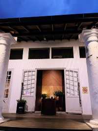 The Roots Bistronomy at Kuching Old Court: Sip, Chill & Unwind in Style