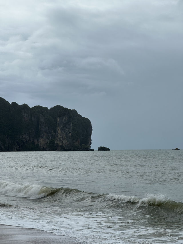 ชวนเที่ยว: หาดอ่าวนาง (Ao Nang Beach) ชวนเที่ยว: หาดอ่าวนาง (Ao Nang Beach)