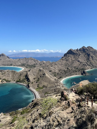 🇮🇩 Liburan 4 Hari 3 Malam di Pulau Komodo ⛰️ 🌊 💦