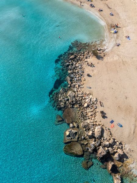 Cyprus’ Dreamiest Beaches: Sun, Sand & Savings! 🏖️