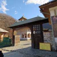 Lainici Monastery 🏛️