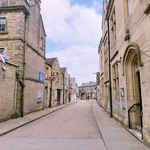 🥧🚗 Manchester to Bakewell: A Sweet Escape to the Heart of the Peaks 🏞️✨