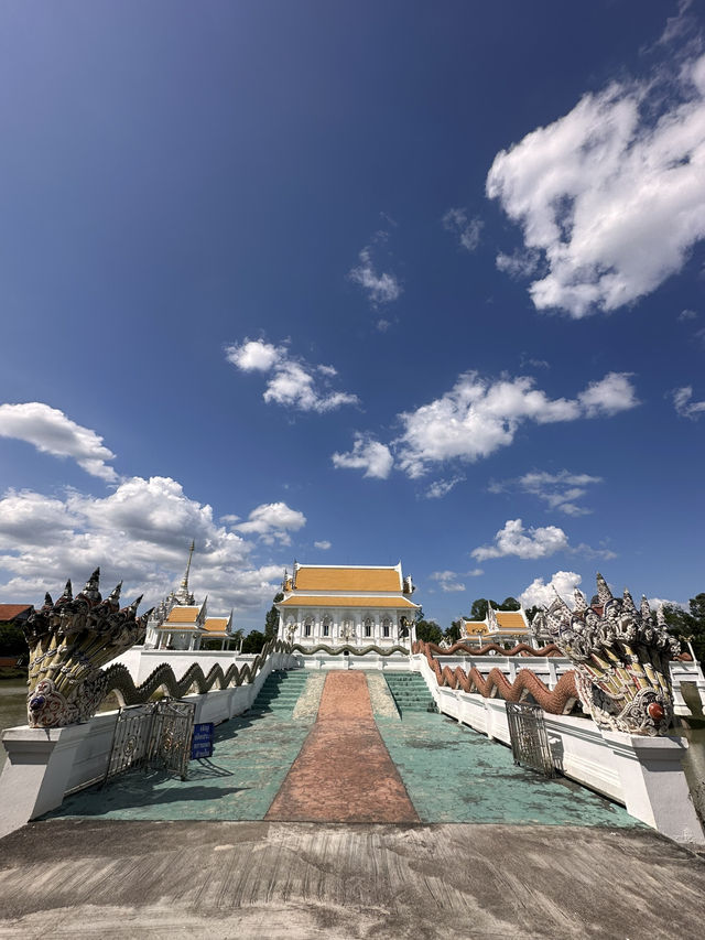 White boat temple - hidden gem in Surat Thani