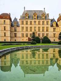 Château de Fléchères: A Baroque Gem in the Heart of Beaujolais